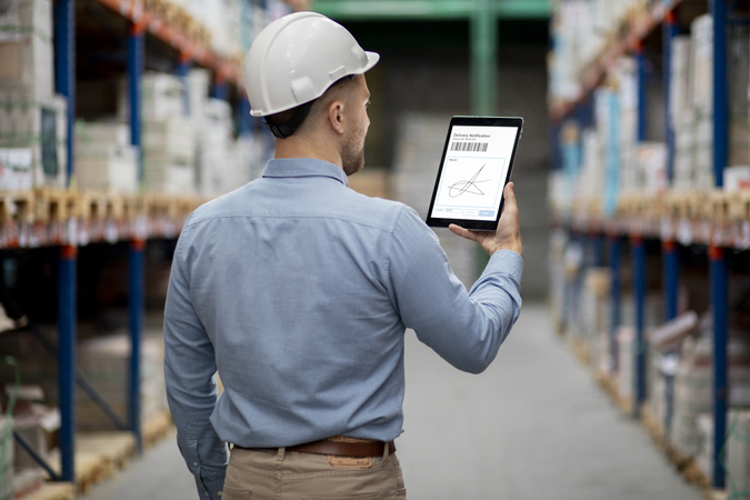 Real-time warehouse dashboards and KPIs